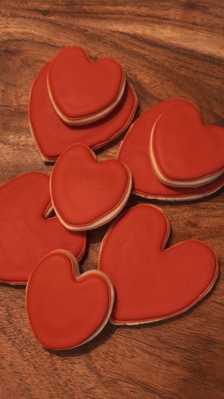 Galletas de corazón rojas para bodas y aniversarios